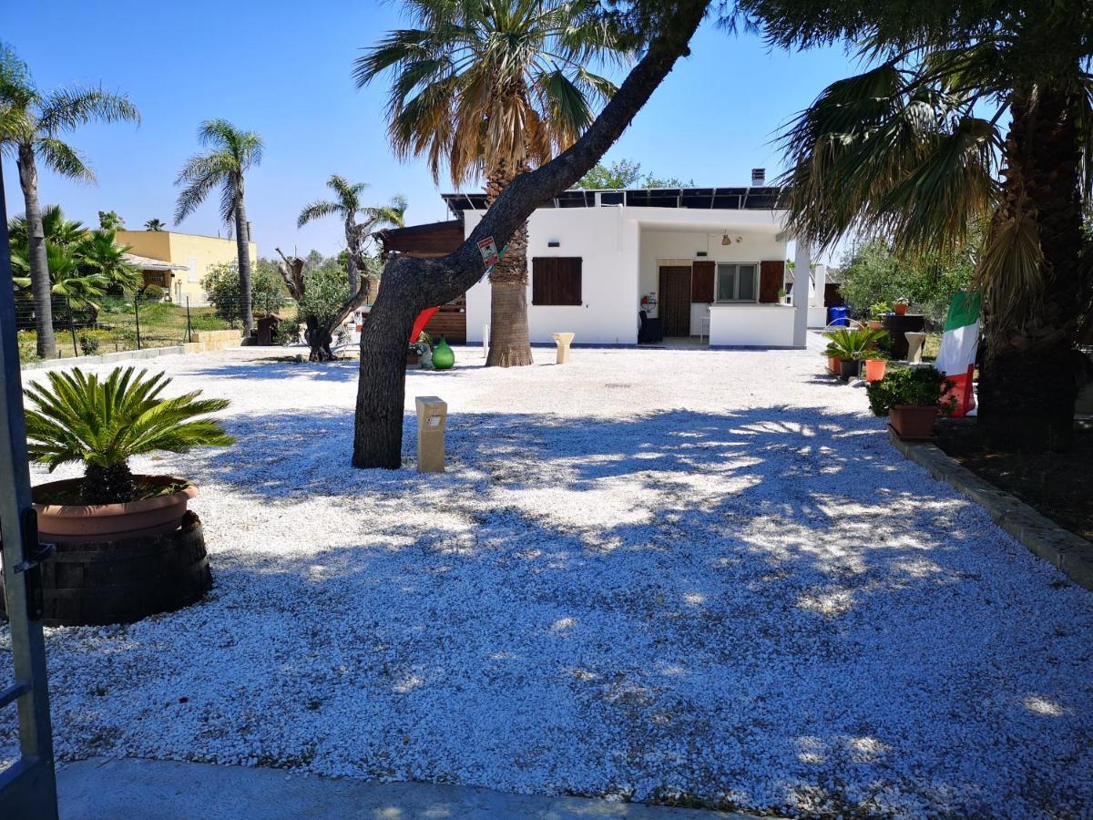 B&B Angolo Magico Parabita Buitenkant foto